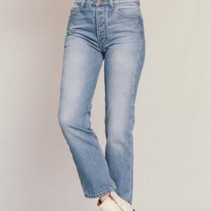 Bliss & Mischief Women’s Collector Straight Fit Jeans Size 25 in medium wash